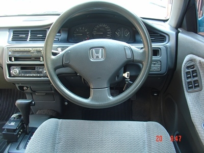 HONDA CIVIC โฉมเตารีด 4 ประตู 1.5 VTi-E