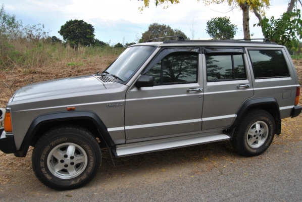 jeep charokee ปี96 เดิมๆ เครื่องดี แก็สLPG