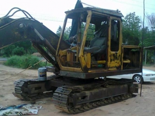 KATO PC 120 สภาพดีพร้อมทำงานได้เลยครับ เครื่องยนต์ MITSUBISHI 6D14 แห้งดีแรงดีปั๊มเดิมๆทำงานเร็วดี ช่วงล่างสภาพดี โซ่บูทใบแทรกหนาดีประมาณ 60\% พร้อมใช้งานได้เลยครับ เอกสารสัญญาซื้อขาย ราคาต่อรองได้ครับ