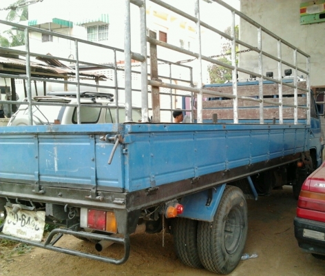 ISUZU NPR 115 HP 4BD1 ปี 38 กระบะคอกเหล็กยาว 4.30 เมตร ช่วงล่างติด F หน้า F หลังครบ เครื่องแห้งแรงดี หัวเก๋งสีบางเดิมๆไม่มีผุภายในคอนโซลสวยครบ ช่วงล่างคัชซีสวย ยาง 8.25 ขอบ 16 พร้อมบรรทุกพร้อมใช้งาน เอกสารทะเบียนภาษีครบพร้อมโอน ราคาต่อรองได้ครับ