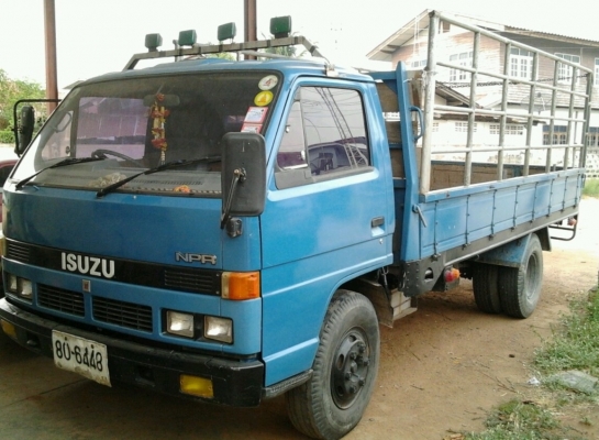 ISUZU NPR 115 HP 4BD1 ปี 38 กระบะคอกเหล็กยาว 4.30 เมตร ช่วงล่างติด F หน้า F หลังครบ เครื่องแห้งแรงดี หัวเก๋งสีบางเดิมๆไม่มีผุภายในคอนโซลสวยครบ ช่วงล่างคัชซีสวย ยาง 8.25 ขอบ 16 พร้อมบรรทุกพร้อมใช้งาน เอกสารทะเบียนภาษีครบพร้อมโอน ราคาต่อรองได้ครับ
