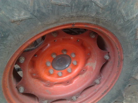 ***ขออนุญาต ลงขายใหม่ครับ***ขาย รถไถ KUBOTA M5000SU 2เพลา สภาพสวย ใช้งานน้อย 61x ชม. สีสวยไม่มีตายไม่มีด้าน เครื่องแห้ง ไม่มีเยิ้ม ยางสวยติดรถมายังไม่เคยเปลี่ยน พร้อมอุปกรณ์ 4ชิ้น ใบดัน ผาน3 ผาน 6 ผานขุดมัน ระบบไฟครบสมบูรณ์ ไฮดรอลิคไม่มีแตกไม่มีเยิ้ม คานไ