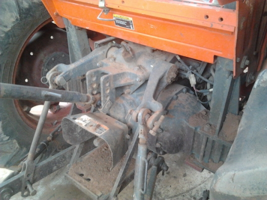 ***ขออนุญาต ลงขายใหม่ครับ***ขาย รถไถ KUBOTA M5000SU 2เพลา สภาพสวย ใช้งานน้อย 61x ชม. สีสวยไม่มีตายไม่มีด้าน เครื่องแห้ง ไม่มีเยิ้ม ยางสวยติดรถมายังไม่เคยเปลี่ยน พร้อมอุปกรณ์ 4ชิ้น ใบดัน ผาน3 ผาน 6 ผานขุดมัน ระบบไฟครบสมบูรณ์ ไฮดรอลิคไม่มีแตกไม่มีเยิ้ม คานไ