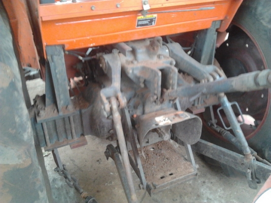 ***ขออนุญาต ลงขายใหม่ครับ***ขาย รถไถ KUBOTA M5000SU 2เพลา สภาพสวย ใช้งานน้อย 61x ชม. สีสวยไม่มีตายไม่มีด้าน เครื่องแห้ง ไม่มีเยิ้ม ยางสวยติดรถมายังไม่เคยเปลี่ยน พร้อมอุปกรณ์ 4ชิ้น ใบดัน ผาน3 ผาน 6 ผานขุดมัน ระบบไฟครบสมบูรณ์ ไฮดรอลิคไม่มีแตกไม่มีเยิ้ม คานไ