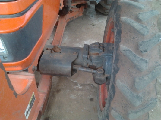 ***ขออนุญาต ลงขายใหม่ครับ***ขาย รถไถ KUBOTA M5000SU 2เพลา สภาพสวย ใช้งานน้อย 61x ชม. สีสวยไม่มีตายไม่มีด้าน เครื่องแห้ง ไม่มีเยิ้ม ยางสวยติดรถมายังไม่เคยเปลี่ยน พร้อมอุปกรณ์ 4ชิ้น ใบดัน ผาน3 ผาน 6 ผานขุดมัน ระบบไฟครบสมบูรณ์ ไฮดรอลิคไม่มีแตกไม่มีเยิ้ม คานไ