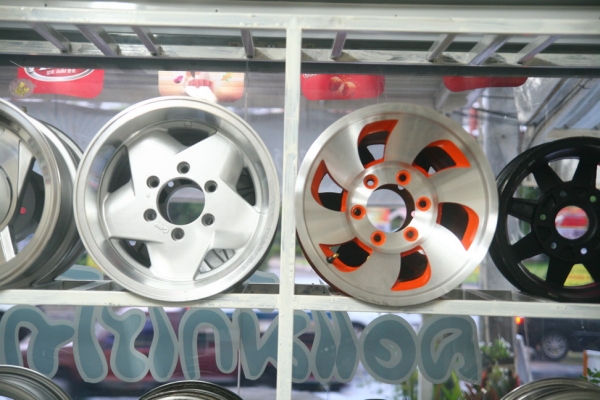 ล้อแม็กออฟลึก กว้างๆ ล้อแม็กออฟลึก กว้างๆ