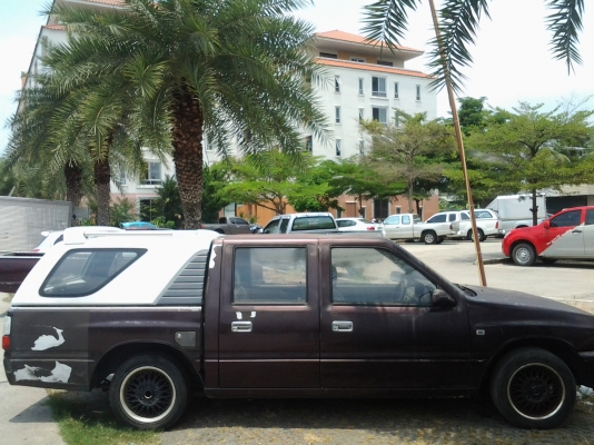 อีซูซุ 4 ประตู เครื่อง j