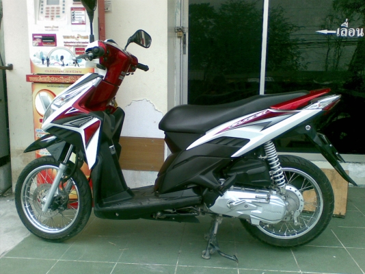 คลิ๊กไอปี 2554 รถสวยจริง รถเดิมสนิท ขับดีมาก ขายถูก