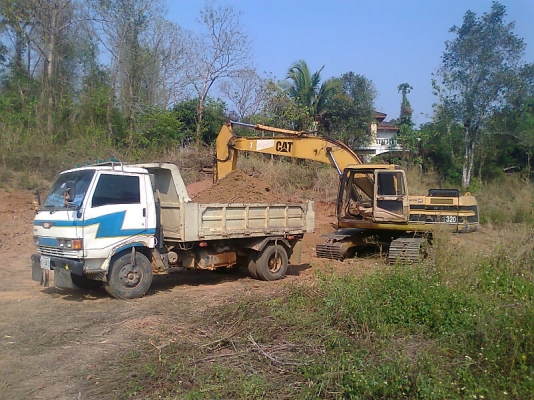 ขายด่วน..รถหกล้อ HINO KM777 เครื่องดี คัสซีหัก แต่ทำสวยได้เก๋งสวย ภายในครบ มีแอร์เย็นฉ่ำ รถสวยพร้อมใช้สุดขีด มีทะเบียนครบ.