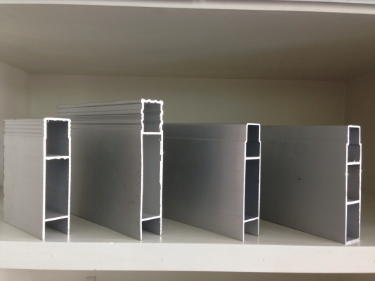 จำหน่ายอลูมิเนียมแผงข้างรถบรรทุก และรถตู้แห้ง