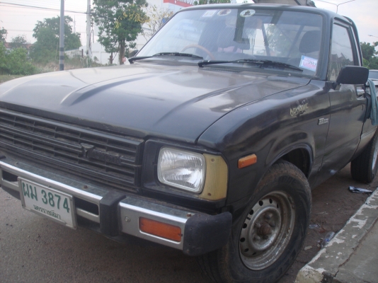 ขายรถบ้านTOYOTA  RN40 ม้ากระโดดพร้อมขับrnเครื่องดีวื่ง120สบายๆ ช่วงล่างแน่นrnเอกสารครบพร้อมโอน