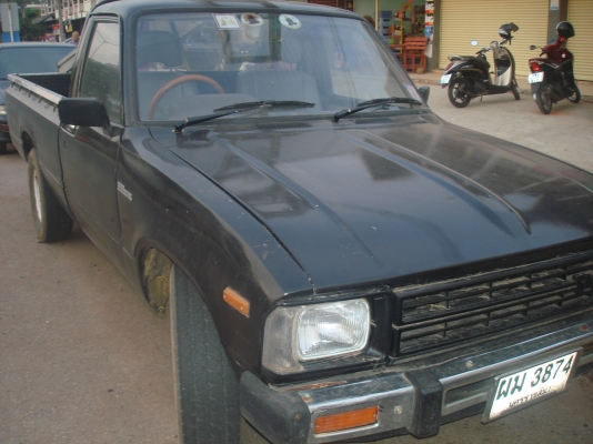 ขายรถบ้านTOYOTA  RN40 ม้ากระโดดพร้อมขับrnเครื่องดีวื่ง120สบายๆ ช่วงล่างแน่นrnเอกสารครบพร้อมโอน