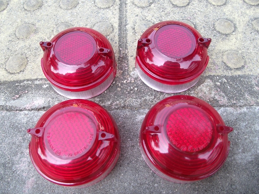 0      ขายไฟท้ายทรงกลมใส่รถ land rover หรือ ใส่รถอังกฤษรุ่นอื่นๆ british made สภาพใหม่สวยมีรูปครับ