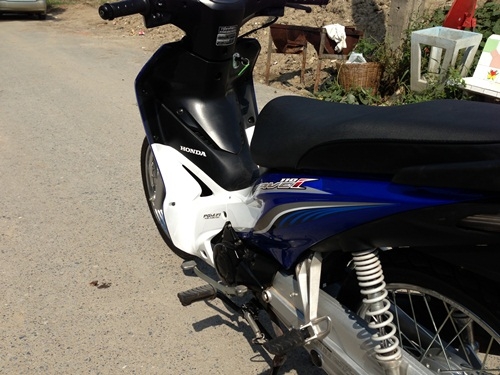 ขายhonda wave110i สีน้ำเงินขาวปี2555 ขายhonda wave110i สีน้ำเงินขาวปี2555