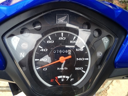 ขายhonda wave110i สีน้ำเงินขาวปี2555 ขายhonda wave110i สีน้ำเงินขาวปี2555