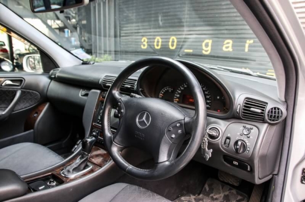 ขาย BENZ C200 KOM ESTATE ปี 2002