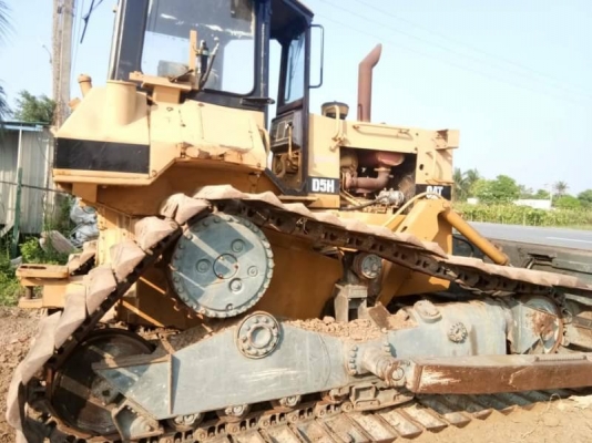 ขาย 850,000  CAT D5H แผ่นตีนเป็ดสป๊อกเก็ตลอย เครื่องแรง เกียร์ตัดแรง  ช่วงล่างสวย เอกสารเล่มพร้อมใช้ รถอยู่ พระนครอยุธยา 090-772-3710 090-772-3708