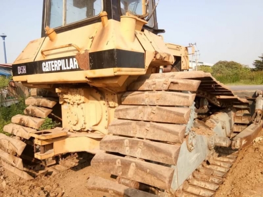 ขาย 850,000  CAT D5H แผ่นตีนเป็ดสป๊อกเก็ตลอย เครื่องแรง เกียร์ตัดแรง  ช่วงล่างสวย เอกสารเล่มพร้อมใช้ รถอยู่ พระนครอยุธยา 090-772-3710 090-772-3708