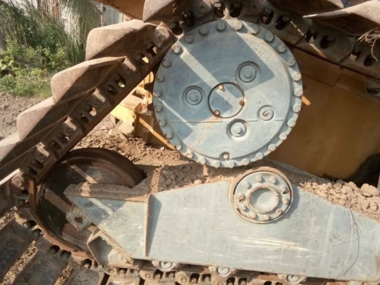 ขาย 850,000  CAT D5H แผ่นตีนเป็ดสป๊อกเก็ตลอย เครื่องแรง เกียร์ตัดแรง  ช่วงล่างสวย เอกสารเล่มพร้อมใช้ รถอยู่ พระนครอยุธยา 090-772-3710 090-772-3708