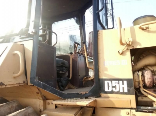 ขาย 850,000  CAT D5H แผ่นตีนเป็ดสป๊อกเก็ตลอย เครื่องแรง เกียร์ตัดแรง  ช่วงล่างสวย เอกสารเล่มพร้อมใช้ รถอยู่ พระนครอยุธยา 090-772-3710 090-772-3708