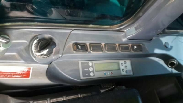 ขาย 1,995,000 KOBELCO sk 200-8 YN 12 SUPER X ทำงาน 12,xxx ชม เครื่องดี ปั้มแรง โซ่หนา เอวแน่น ไฟฟ้าครบ เอกสารเล่มทะเบียน รถอยู่ นคราชสีมา  090-772-3710 090-772-3708