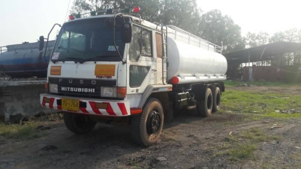 ขาย 550,000รถบรรทุกน้ำ MATSUBICHI MA  TUBO 220 แรง เกียร์10 สปีด เพลาบุ๋มดุมจีบเบรคใหญ่ 2 เพลา ถังน้ำ16,000 ลิตร มีปั้มน้ำพร้อมใชงาน ซื้อไปใช้ได้เลยเช็คเบรคเปลี่ยนถ่ายน้ำมันเครื่องให้เรียบร้อย เอกสารเล่มทะเบียนชุดโอนพร้อม รถอยู่ สามโคก 090-772-3710 090-77