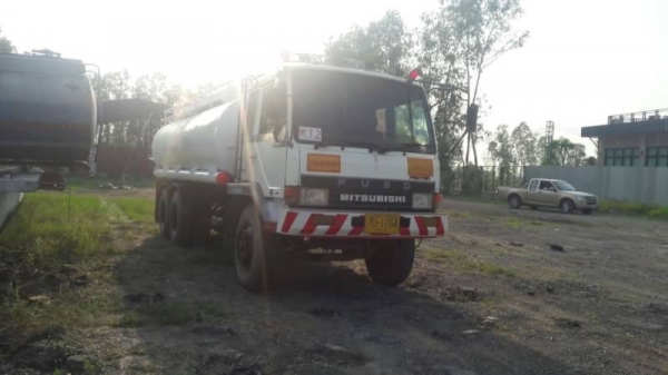 ขาย 550,000รถบรรทุกน้ำ MATSUBICHI MA  TUBO 220 แรง เกียร์10 สปีด เพลาบุ๋มดุมจีบเบรคใหญ่ 2 เพลา ถังน้ำ16,000 ลิตร มีปั้มน้ำพร้อมใชงาน ซื้อไปใช้ได้เลยเช็คเบรคเปลี่ยนถ่ายน้ำมันเครื่องให้เรียบร้อย เอกสารเล่มทะเบียนชุดโอนพร้อม รถอยู่ สามโคก 090-772-3710 090-77