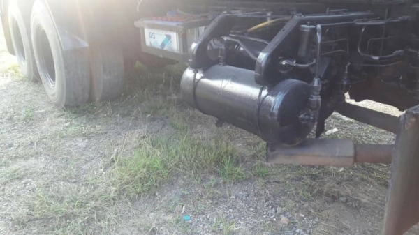 ขาย 550,000รถบรรทุกน้ำ MATSUBICHI MA  TUBO 220 แรง เกียร์10 สปีด เพลาบุ๋มดุมจีบเบรคใหญ่ 2 เพลา ถังน้ำ16,000 ลิตร มีปั้มน้ำพร้อมใชงาน ซื้อไปใช้ได้เลยเช็คเบรคเปลี่ยนถ่ายน้ำมันเครื่องให้เรียบร้อย เอกสารเล่มทะเบียนชุดโอนพร้อม รถอยู่ สามโคก 090-772-3710 090-77