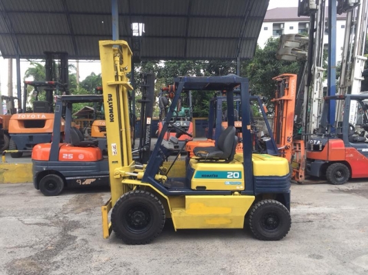 KOMATSU FD20-11,,,เครื่องดีเซล,,,เกียร์ธรรมดา,,,เสาสูง4เมตร,,,เครื่องดีเกียร์ดี,,,รถนำเข้าพร้อมใช้,,,สนใจติดต่อ☎️083-062-0223(ปอน)