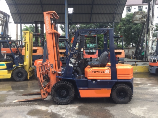 TOYOTA 5FD25 เครื่องดีเซล เกียร์ธรรมดา เสาสูง4เมตร งาเท*ฮิงค์* สนใจติดต่อ 083-062-0223(ปอน)