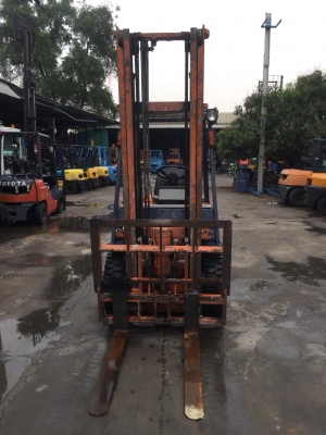 TOYOTA 5FD25 เครื่องดีเซล เกียร์ธรรมดา เสาสูง4เมตร งาเท*ฮิงค์* สนใจติดต่อ 083-062-0223(ปอน)