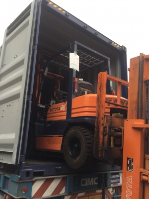 TOYOTA 5FD25 เครื่องดีเซล เกียร์ธรรมดา เสาสูง4เมตร งาเท*ฮิงค์* สนใจติดต่อ 083-062-0223(ปอน)