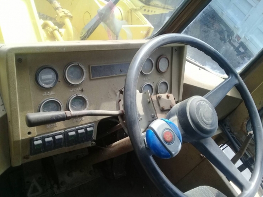 ขายด่วนรถตักล้อยาง