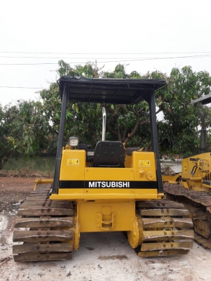 ขายจ้า .รถดันดิน...MITSUBISHI  BD2G  Z  เก่านอกแท้...แทรค ใหญ่  สภาพสวย  ชั่วโมงน้อย...พร้อมใช้  โทร 089-3818694  ดวงนภา