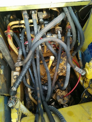 ขายโคมัสสึ 120-3 0985947837 ขายโคมัสสึ 120-3 0985947837