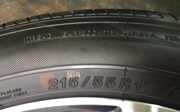 ล้อแม็ก Honda HR-V ตัวท๊อป ขอบ 17พร้อมยางป้ายแดง Yokohama 215-55-17 ปี 17 แม็กสวย ยางมีตุ่ม