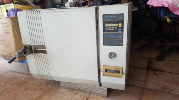 เครื่องนึ่งฆ่าเชื้อด้วยไอน้ำ TUTTNAUER AUTOCAVE ราคา 2,008 บาท เครื่องนึ่งฆ่าเชื้อด้วยไอน้ำ TUTTNAUER AUTOCAVE ราคา 2,008 บาท