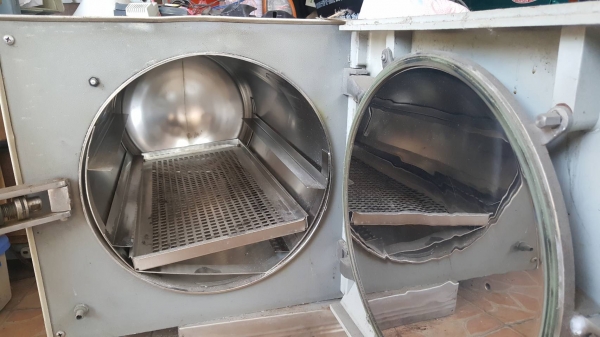 เครื่องนึ่งฆ่าเชื้อด้วยไอน้ำ TUTTNAUER AUTOCAVE ราคา 2,008 บาท เครื่องนึ่งฆ่าเชื้อด้วยไอน้ำ TUTTNAUER AUTOCAVE ราคา 2,008 บาท