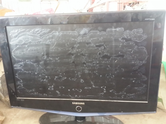 TV LCD ยี่ห้อ Samsung ขนาด 32 นิ้ว รุ่น LA32R71BA