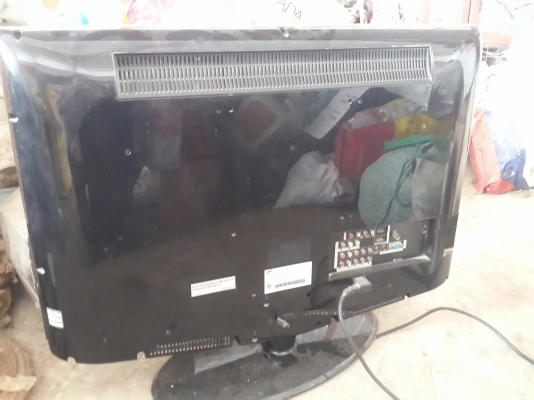 TV LCD ยี่ห้อ Samsung ขนาด 32 นิ้ว รุ่น LA32R71BA TV LCD ยี่ห้อ Samsung ขนาด 32 นิ้ว รุ่น LA32R71BA