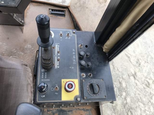 รถบด 10ตัน  CAT : CS-563C นำเข้าตรงจากญี่ปุ่นครับ 0988585524 สามภพครับ