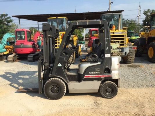 NISSAN 1ตัน เสา3เมตร นำเข้าจากญี่ปุ่น โทร.090-986-2521 อ๊อบ