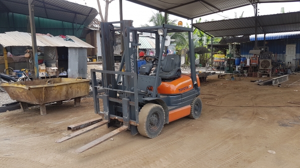 ขายรถยกtoyota..ดีเซล2ตัน...ดีเซล