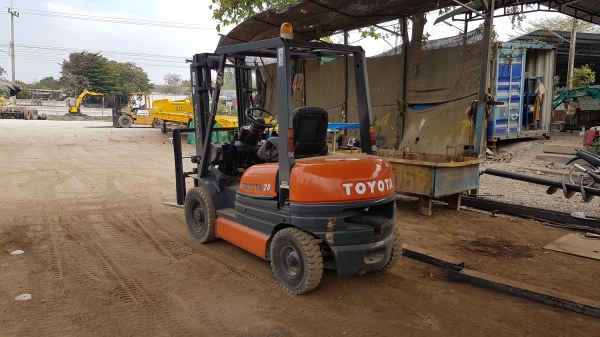 ขายรถยกtoyota..ดีเซล2ตัน...ดีเซล