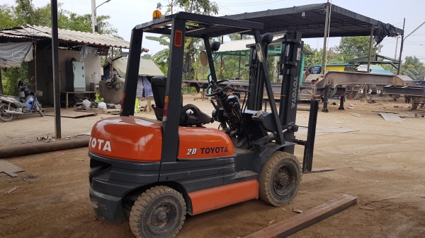 ขายรถยกtoyota..ดีเซล2ตัน...ดีเซล