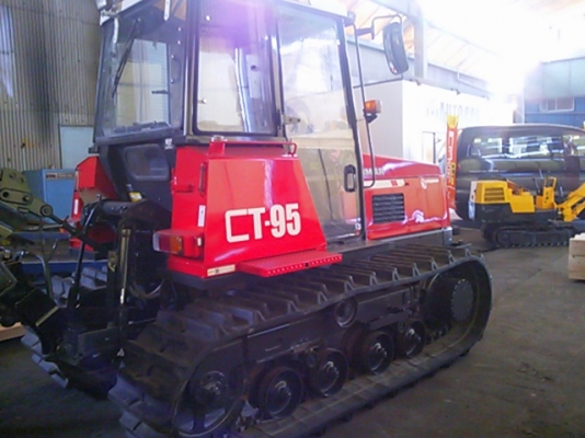 รถตีนตะขาบ ยันม๋าร์ CT-95