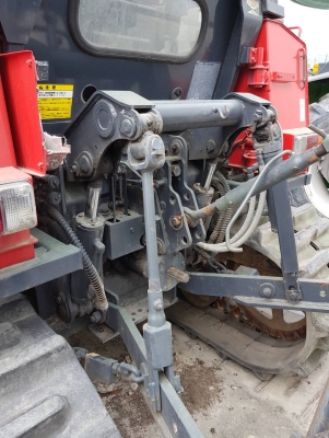 รถตีนตะขาบ ยันม๋าร์ CT-95