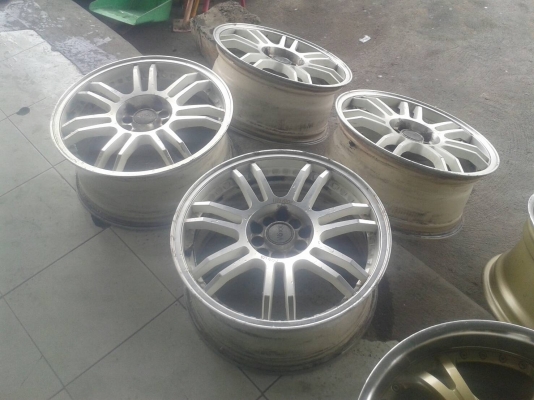 ขอบ17นิ้ว5รู100/114 ชุดนี้ลดราคาเหลือ 5900 บาท