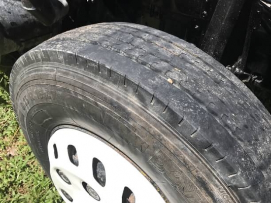 6ล้อท้ายลาด ISUZU วางเครื่อง120 คัทซีสวย เล่มพร้อม พร้อมใช้งาน ราคาต่อรองได้  ติดต่อ 0872976734