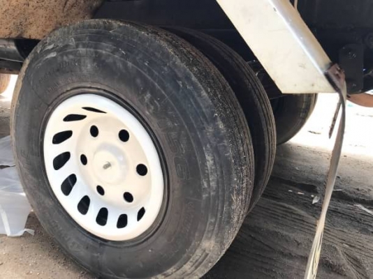 6ล้อท้ายลาด ISUZU วางเครื่อง120 คัทซีสวย เล่มพร้อม พร้อมใช้งาน ราคาต่อรองได้  ติดต่อ 0872976734